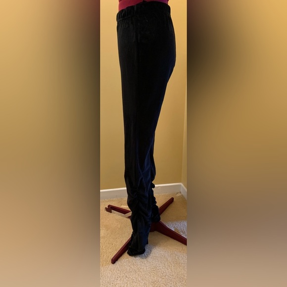Shein Velvet pants with gather bottom of legs - Picture 4 of 10